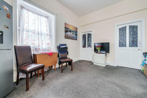 Rafters Flat - Op...