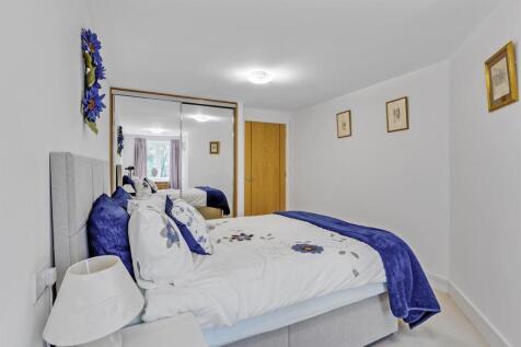 05-1724CH_22CRAYSHAWCOURT_RG48EQ_MCS83865_-22-medi