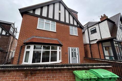 5-bed house on Lenton Boulevard, Nottingham, £3,142/mo