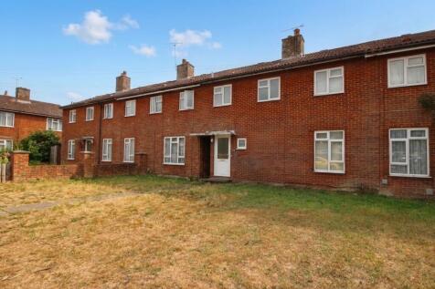2-bed terraced on Osborne Road, Willesborough, TN24, £1,200/mo