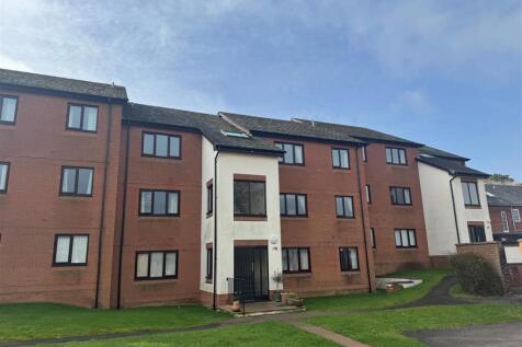 Cedar Court Extrenal 1.jpg