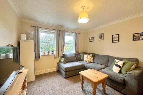Rothsay Gardens, Underwood House, MK40 photo 3
