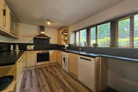East Downs Road, Bowdon photo 3