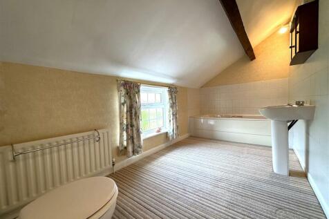 En-Suite Bathroom 751