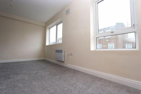 St. Edmunds Close, Erith DA18 photo 3