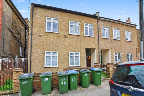 Flat A, 40 Elmdene Road, Woolwich, London, SE18 6UB