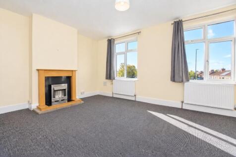 2-bed flat on Lodge Causeway, Fishponds, Bristol, £1,250/mo