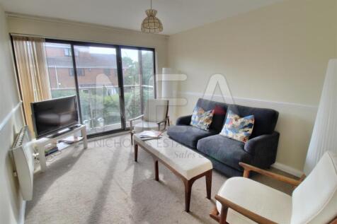 Living Room/Dining Room