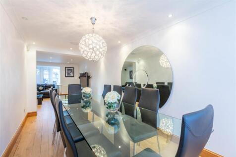 5, Tilekiln Close, Waltham Cross, Herts, EN7 5RE-2