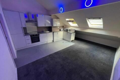 5-bed house on Regent Park Terrace, Leeds, £3,228/mo