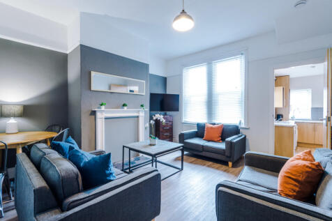 20 Deuchar Street Living room 2