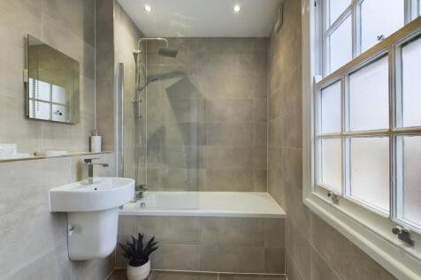 CAM01740G0-PR0204-STILL022