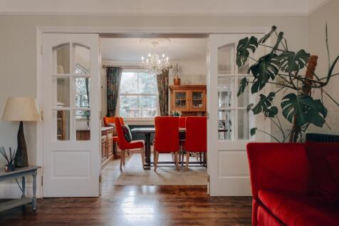 Through-lounge