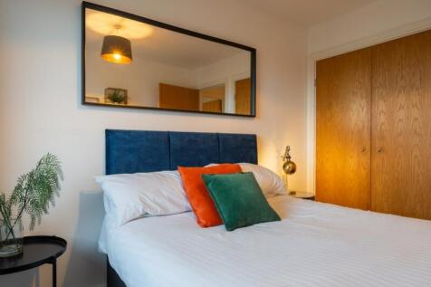 Overstone-12-2_fb26-2bf7-fa0d-bd11-7fde-1e78-17d3-