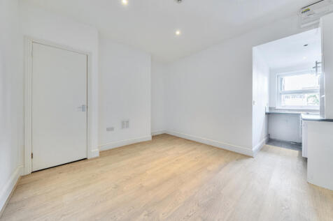 Open Plan Kitchen / Living / Dining / Bedroom