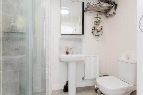 51 Birkdale Drive, Priors Hall-39.jpg
