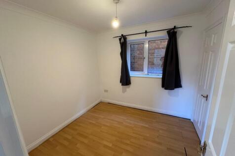 95 Victoria Road, Cirencester photo 3