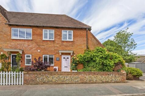 Magnum House, Lane End-14.jpg