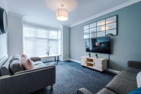 64 Richmond Mount, Living Room 1