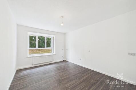 Highlands Close, Leeds, West Yorkshire, LS10 photo 4