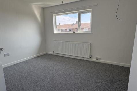 Twickenham Road, Eyres Monsell photo 3