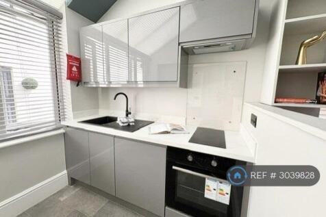Studio 3 Kitchen 3