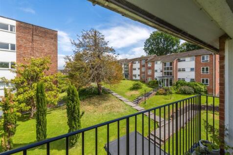 12 Shelley Court-15.jpg
