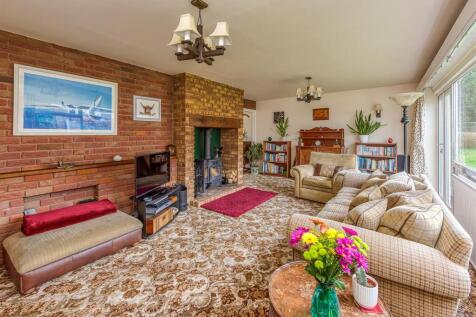 Elm Tree Farm-Living Room (2).jpg