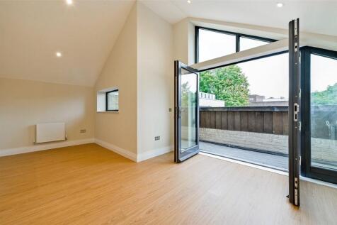 Kitchen / Reception