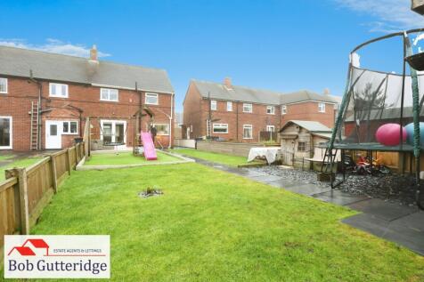 ENCLOSED REAR GARDEN