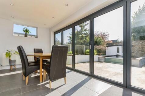 Living/Dining Area