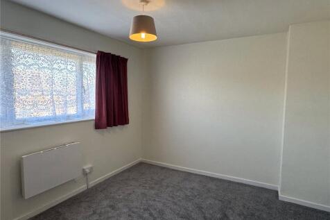 Rowan Gardens, Brockworth, Gloucester, GL3 photo 2