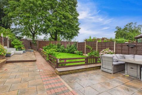 CAM03729G0-PR0111-STILL027