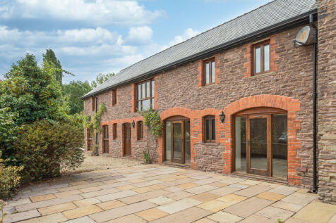Front Elevation and Courtyard