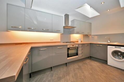 Town Street, Rawdon, Leeds photo 3