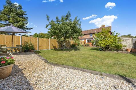 Rear Garden 2.jpg