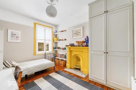 10 Elthorne Avenue-14.jpg