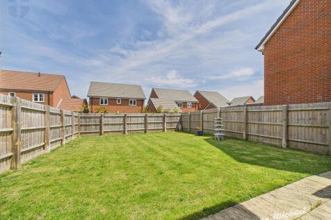 CAM03218G0-PR0689-STILL009