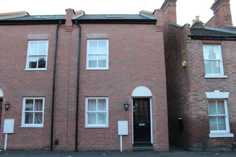 2-bed terraced on 1 Princes Court, Princes Street, £1,450/mo