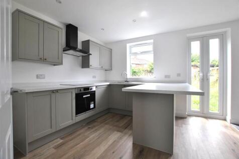 Kitchen - 18 Bower Walk.jpg