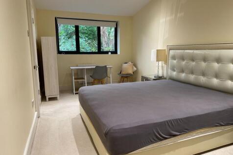 Derwent Avenue, Kingston Vale, London SW15 photo 3
