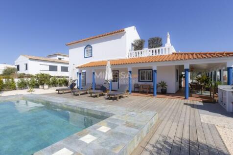 Spacious 5 Bedroom Villa in Carrapateira, Costa Vicentina