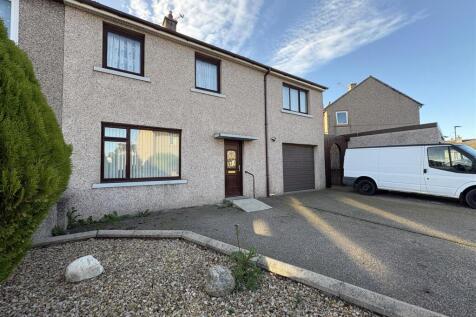 4 Longmoor Crescent, Elgin