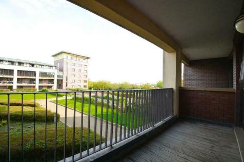 Huntley Crescent, Campbell Park, Milton Keynes photo 3
