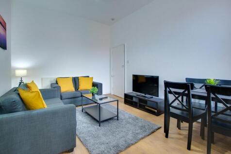 33 Grantham - lounge 2.jpg