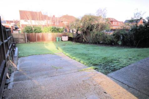 Communal Garden &amp; Parking