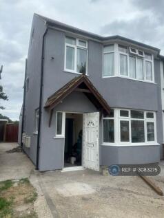 3-bed flat on Bulstrode Avenue, Hounslow, TW3, £2,500/mo