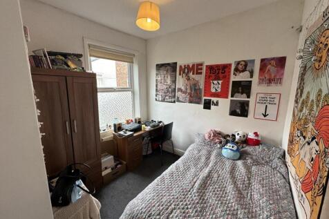 Ashfield Road, Longsight, £130pppw photo 3