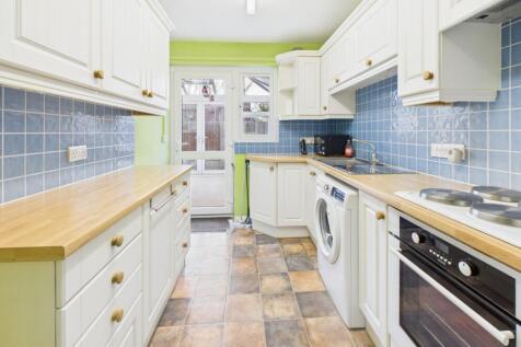 CAM02519G0-PR0367-STILL010