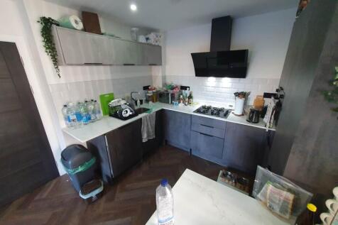 Arbour Edge, King George V Drive East, Heath photo 4